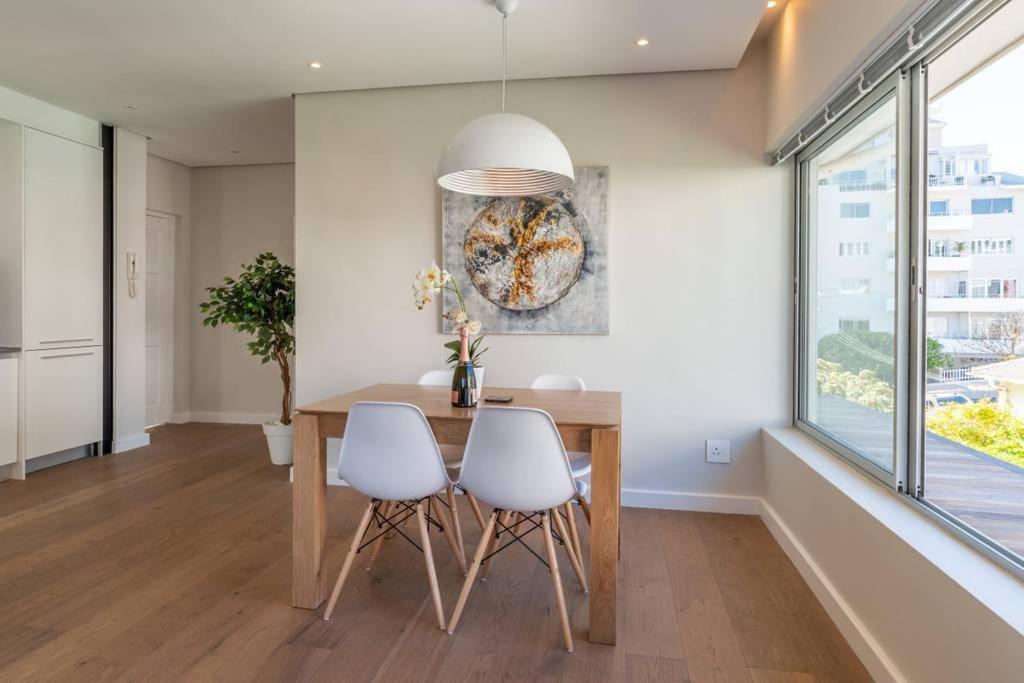 Exquisite Lion's Head Views In Bantry Bay Apartment