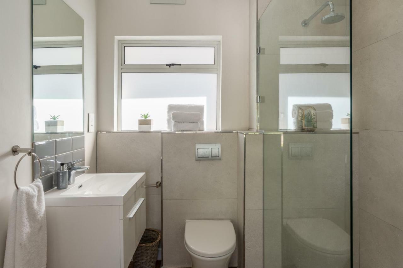 Exquisite Lion's Head Views In Bantry Bay Cape Town
