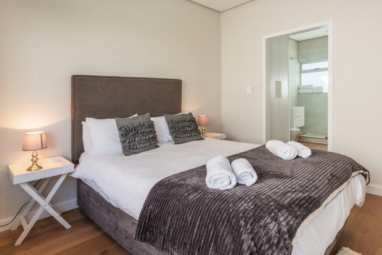 Exquisite Lion's Head Views In Bantry Bay Cape Town