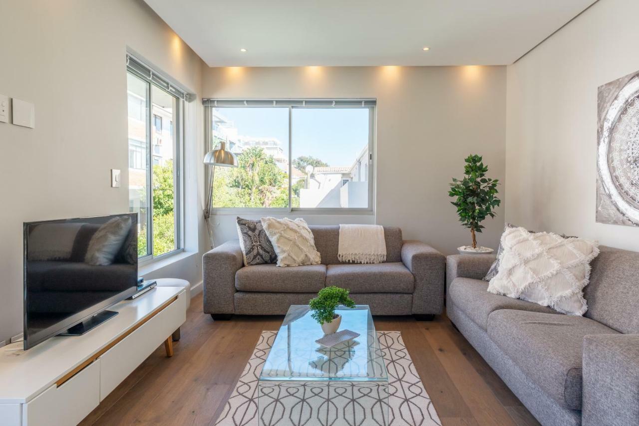 Exquisite Lion's Head Views In Bantry Bay Apartment